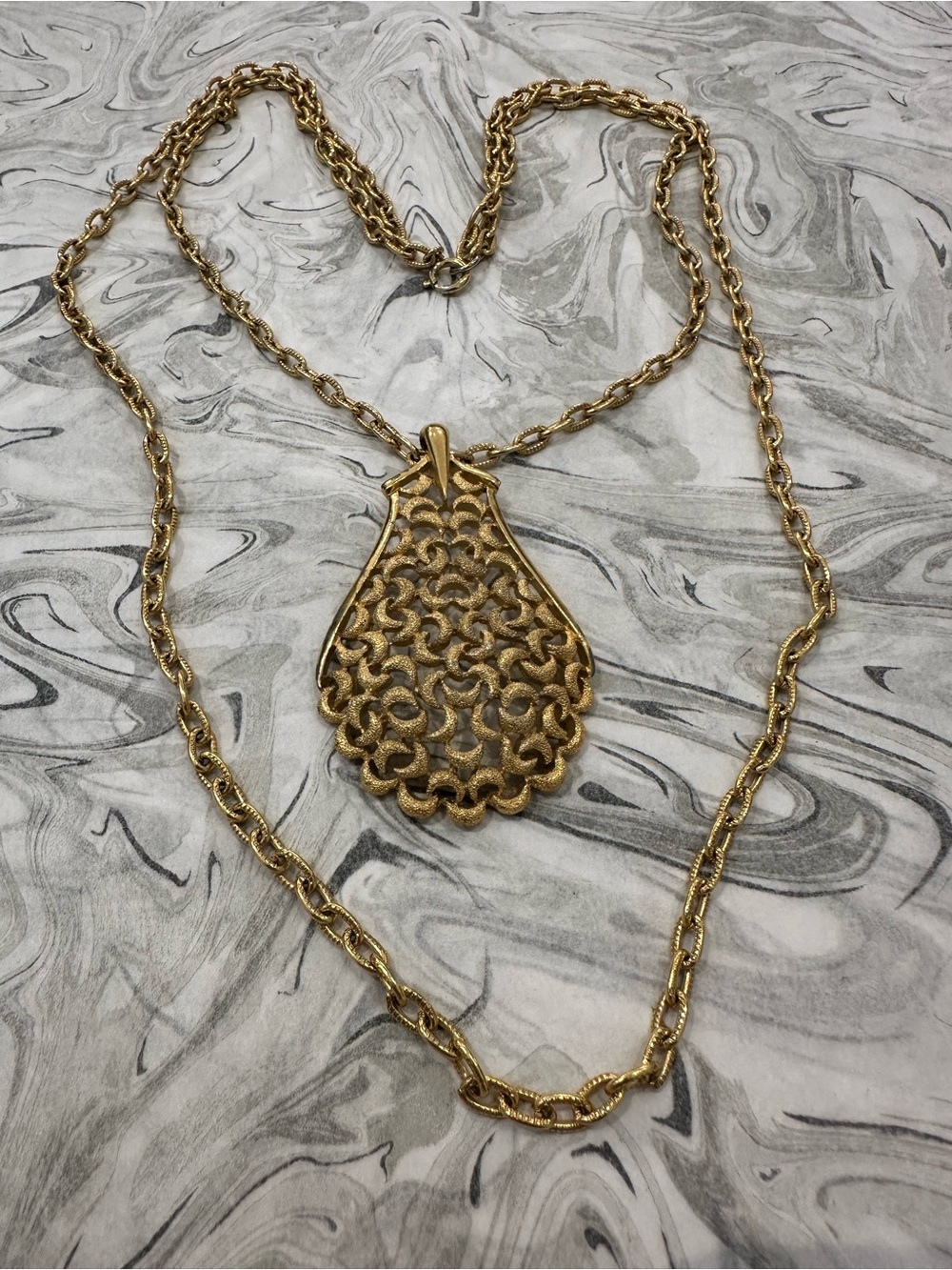 👑Vintage Crown Trifari Swirl Pendant Double Chain Gold  Necklace